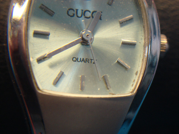 Vintage Gucci Ladies Quartz Watch - Silver Tone, 6 Inch Bracelet