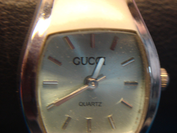 Vintage Gucci Ladies Quartz Watch - Silver Tone, 6 Inch Bracelet