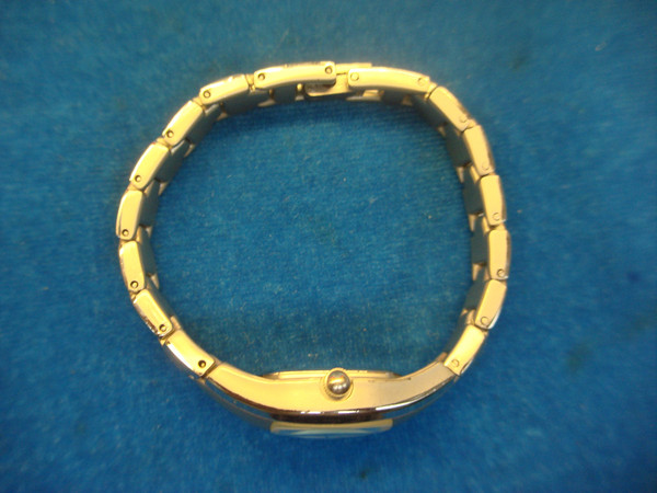 Vintage Gucci Ladies Quartz Watch - Silver Tone, 6 Inch Bracelet