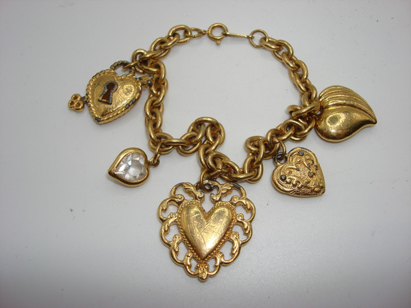 Vintage Gold Tone Puffy Heart Charm Bracelet - Unique Openwork Design