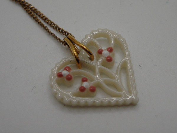 Vintage 14K Gold Filled Glass Lace Heart Pendant Necklace - Pink Floral Design