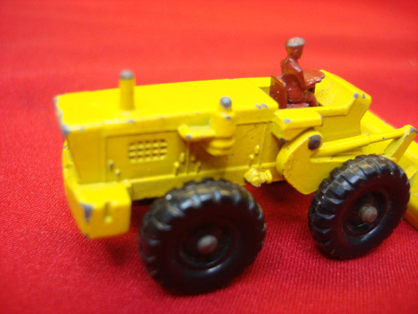 Vintage Matchbox Lesney No. 43B Aveling Tractor/Shovel (1962) - Good Condition