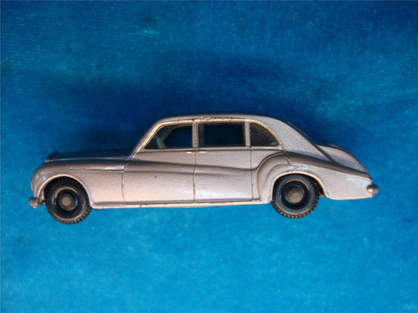 Vintage 1964 Matchbox Lesney No. 44B Rolls Royce Phantom V - Mild Playwear