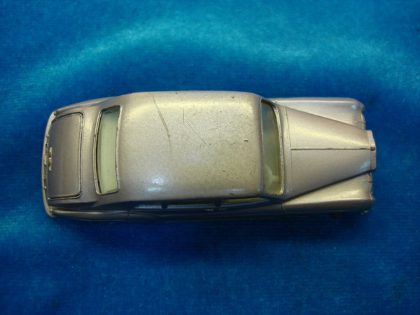 Vintage 1964 Matchbox Lesney No. 44B Rolls Royce Phantom V - Mild Playwear