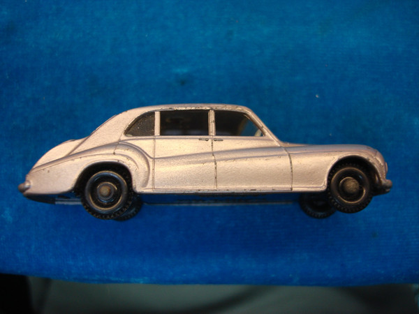 Vintage 1964 Matchbox Lesney No. 44B Rolls Royce Phantom V - Mild Playwear