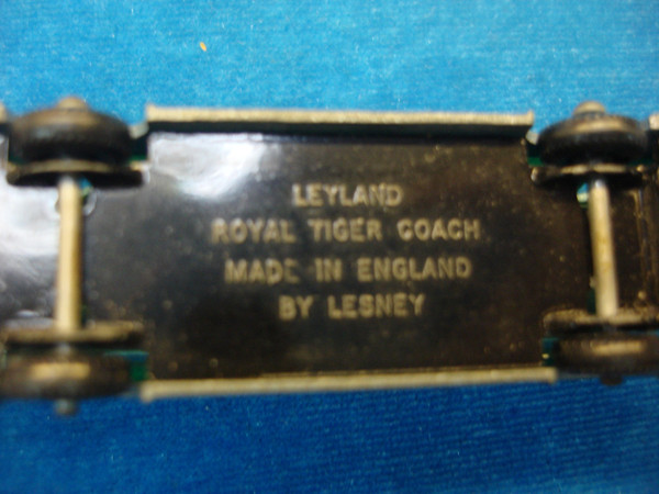 Vintage Matchbox Lesney No. 40B Leyland Royal Tiger Coach (1961) - International Version, Mild Playwear