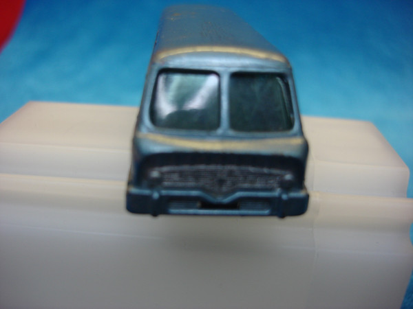 Vintage Matchbox Lesney No. 40B Leyland Royal Tiger Coach (1961) - International Version, Mild Playwear