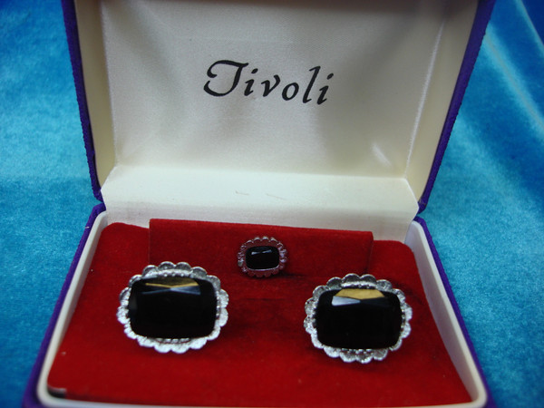 Vintage Onyx Cufflinks & Tie Tac Set - Unused, Elegant & Sophisticated