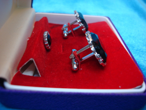 Vintage Onyx Cufflinks & Tie Tac Set - Unused, Elegant & Sophisticated