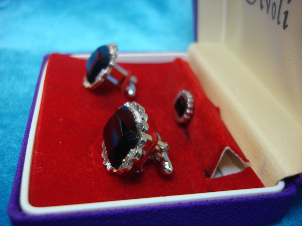 Vintage Onyx Cufflinks & Tie Tac Set - Unused, Elegant & Sophisticated