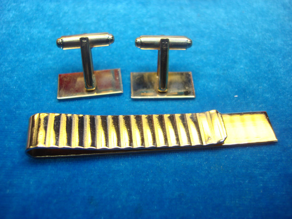 Vintage Gold Tone Cufflinks & Tie Clip Set by Shields Fifth Avenue - Estate Jewelry
