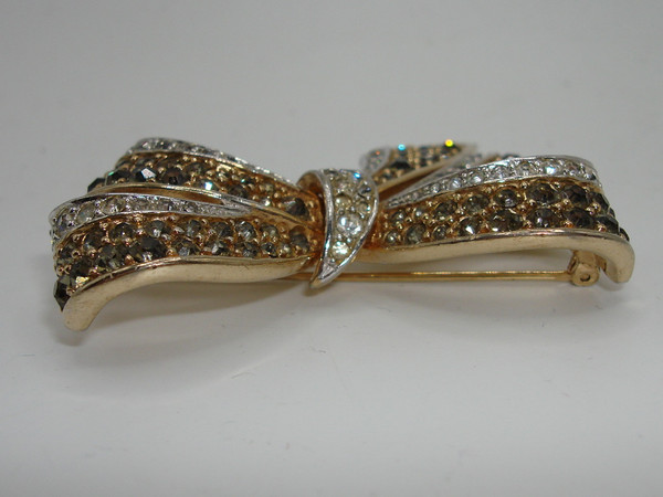 Vintage Boucher Gold Tone Rhinestone Bow Brooch/Pin - Estate Find (C222)