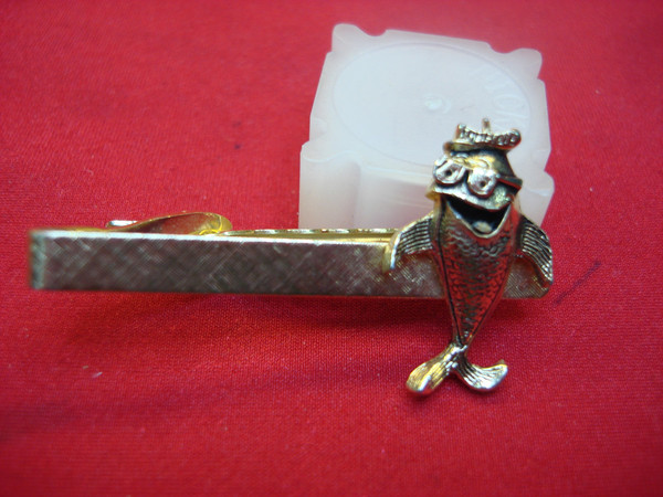 Vintage Star Kist Charlie the Tuna Tie Clip - Gold Tone Metal (2 inches)