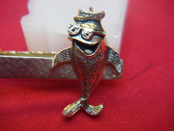 Vintage Star Kist Charlie the Tuna Tie Clip - Gold Tone Metal (2 inches)