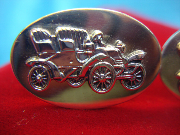 Vintage Gold/Silver Tone Motorcar Cufflinks - Exquisitely Detailed Pre-Owned Pair