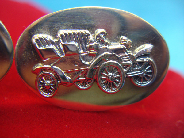 Vintage Gold/Silver Tone Motorcar Cufflinks - Exquisitely Detailed Pre-Owned Pair