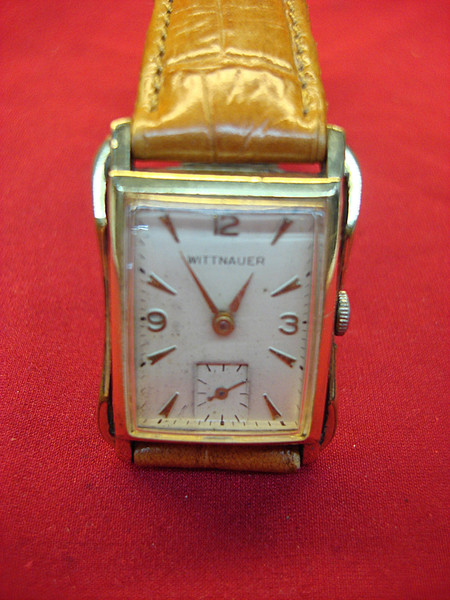 Vintage Wittnauer Wristwatch - 10K GF Case, 17 Jewel Movement - Unique Styling