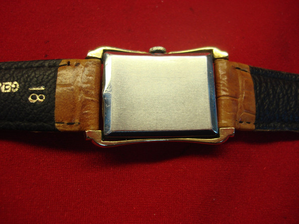 Vintage Wittnauer Wristwatch - 10K GF Case, 17 Jewel Movement - Unique Styling