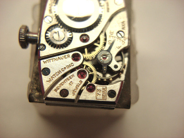 Vintage Wittnauer Wristwatch - 10K GF Case, 17 Jewel Movement - Unique Styling