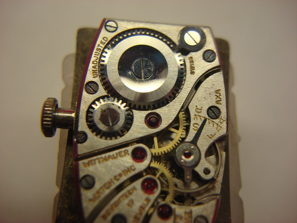 Vintage Wittnauer Wristwatch - 10K GF Case, 17 Jewel Movement - Unique Styling