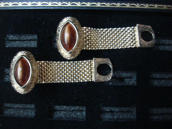 Vintage Gold Tone Wrap-Around Cufflinks with Citrine Cabochons