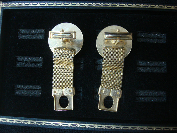 Vintage Gold Tone Wrap Around Cufflinks with Onyx Stones