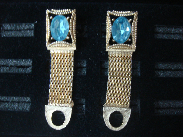 Vintage Gold Tone Wrap Around Cufflinks with Blue Stones - Classic & Elegant
