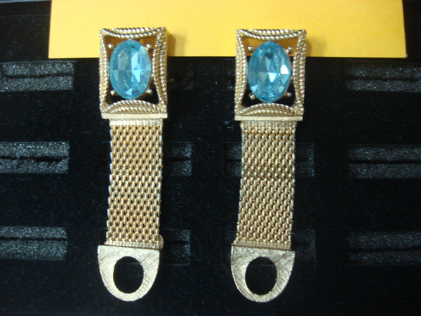Vintage Gold Tone Wrap Around Cufflinks with Blue Stones - Classic & Elegant