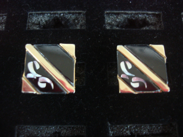 Vintage Gold Tone Cufflinks #101 - Classic & Elegant
