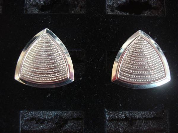 Vintage Gold-Tone Cufflinks - Great Condition (#102)