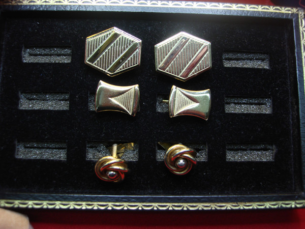 Vintage Gold Tone Cufflinks (3 Pairs) - Classic Style & Great Condition