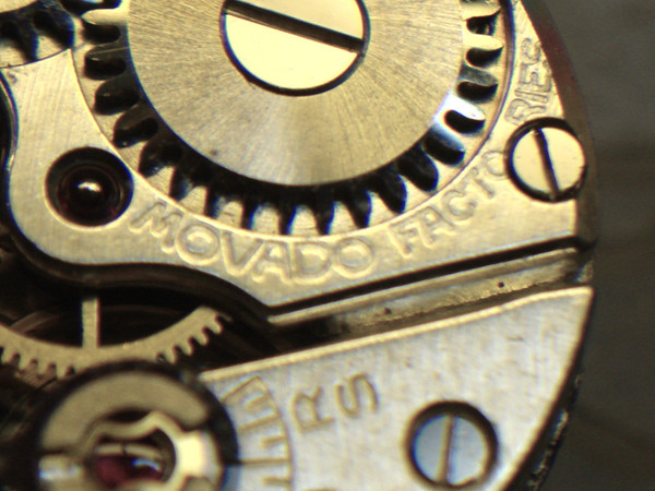 Vintage Movado Stem-Wind Wristwatch Movement - 18K Gold, 17 Jewels (9005)