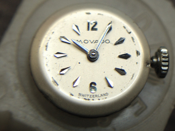 Vintage Movado Stem-Wind Wristwatch Movement - 18K Gold, 17 Jewels (9005)