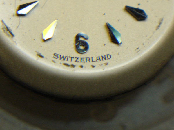 Vintage Movado Stem-Wind Wristwatch Movement - 18K Gold, 17 Jewels (9005)