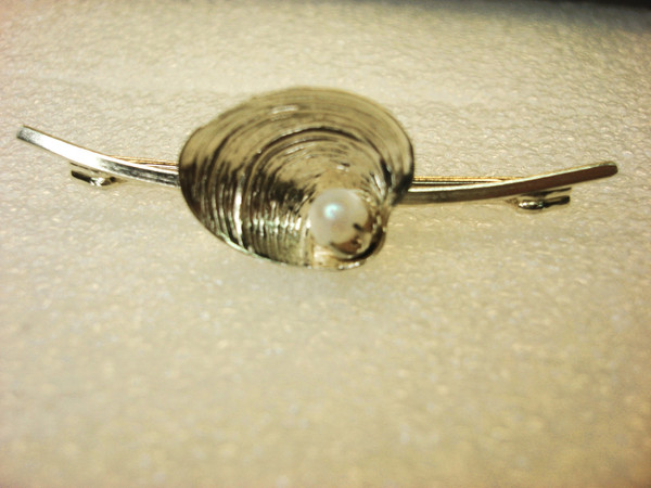 Vintage Gold Tone Tie Clip with Cultured Pearl & Mollusk Shell - Elegant Statement Piece