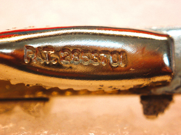 Vintage Gold Tone Naughty Feet Tie Clip - Unique Mens Accessory #339
