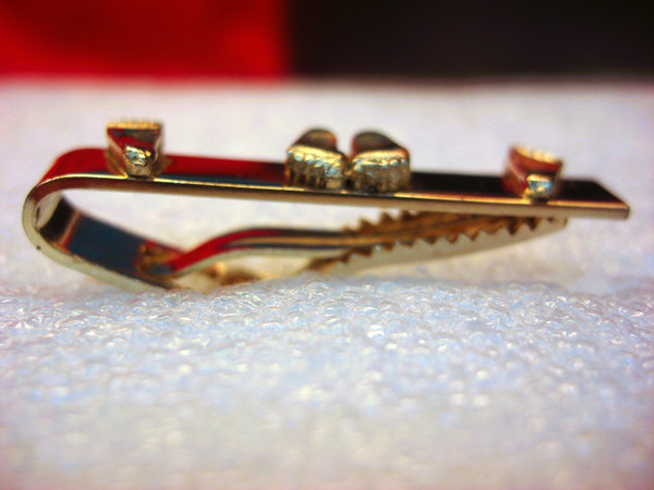 Vintage Gold Tone Naughty Feet Tie Clip - Unique Mens Accessory #339
