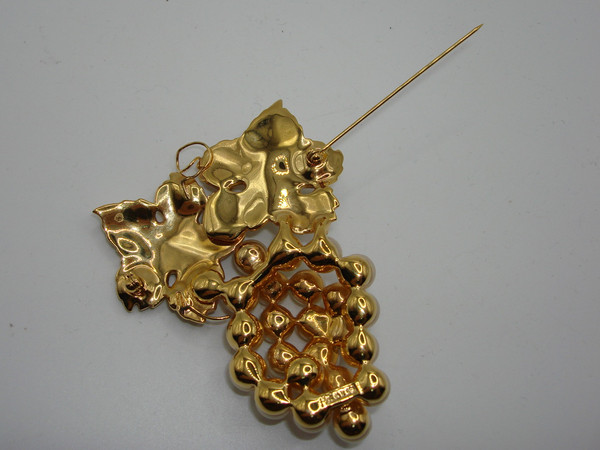 Vintage Swarovski S.A.L. Faux Pearl & Crystal Brooch (1980s) - Elegant Estate Find