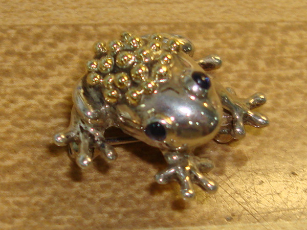 Vintage Tiffany & Co. Sterling Silver Frog Pin with Sapphire Eyes - 18K Gold Accents