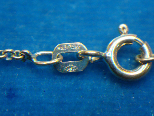 Sterling Silver Nana Heart Pendant Necklace - 18 Inch Chain (Pre-Owned, Excellent Condition)