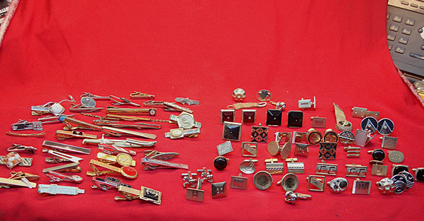 Vintage Men's Costume Jewelry Tie Clips & Cufflinks Set - Unique Lot of Mixed Pieces