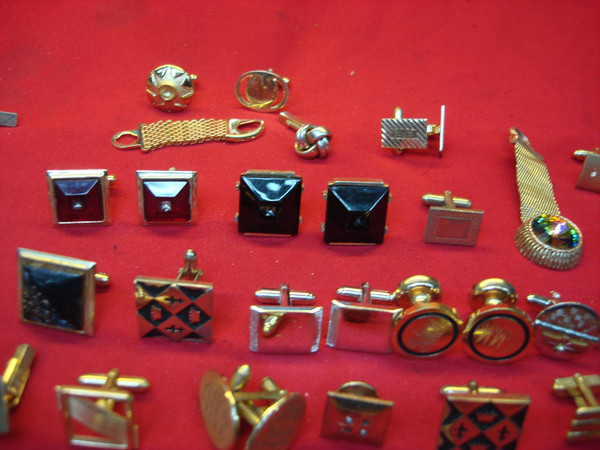 Vintage Men's Costume Jewelry Tie Clips & Cufflinks Set - Unique Lot of Mixed Pieces