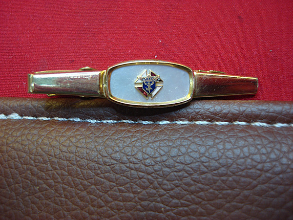 Vintage Gold-Tone Knights of Columbus Tie Clip with MOP Inlay - Excellent Condition #424