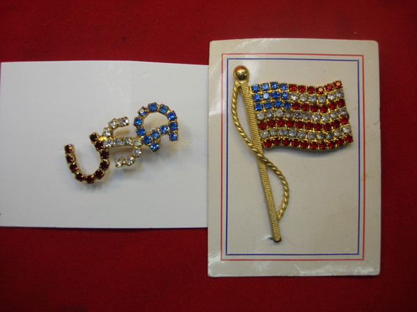 Vintage American Flag Pins with Rhinestones - Patriotic Collectible Set