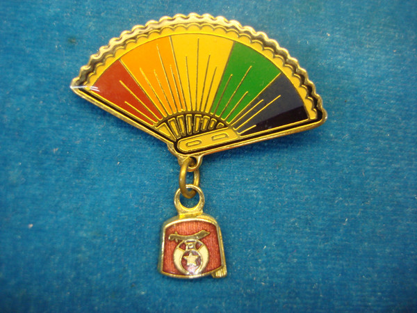 Vintage Shriners Pin with Multi-Color Fan - Unique & Eye-Catching Accessory