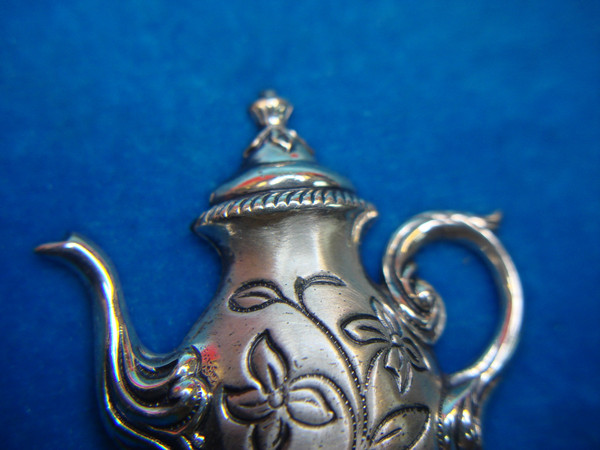 Vintage Sterling Silver Teapot Pin - Intricately Detailed & Excellent Condition