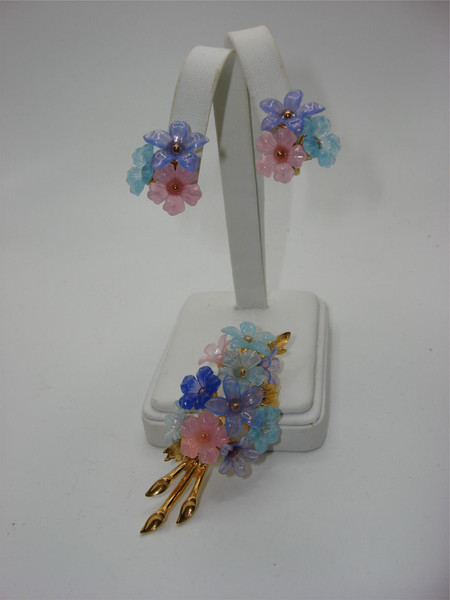 Vintage 1960s Sara Coventry Essentials Lucite Floral Brooch & Earrings Set