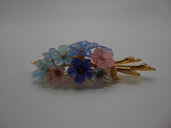 Vintage 1960s Sara Coventry Essentials Lucite Floral Brooch & Earrings Set