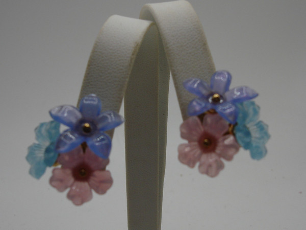 Vintage 1960s Sara Coventry Essentials Lucite Floral Brooch & Earrings Set