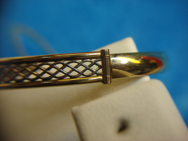 Gold Filled & Sterling Silver Claddagh Hinged Bangle Bracelet (7 Inch)